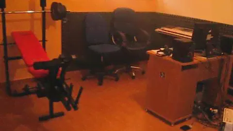 new sound in my studio m-audio AV40