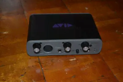Avid (M-Audio) - Fast Track Solo внешняя звуковая карта usb-0