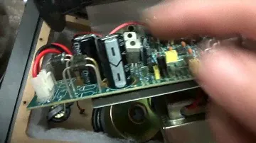 Как исправить студийный монитор M-Audio BX5a, издающий потрескивание, обрезание и искажение звука