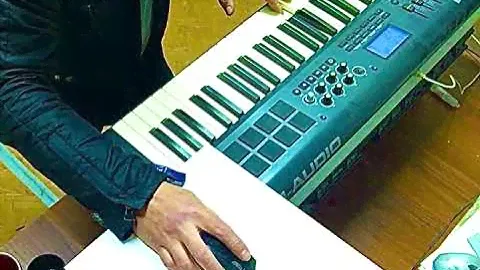 m-audio axiom mark ii 61 удачный  MIDI-контроллер